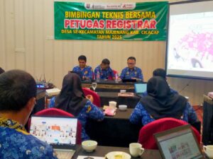 Peningkatan Kapasitas Aparatur Desa Melalui Bimbingan Teknis Petugas Registrar di Kecamatan Majenang
